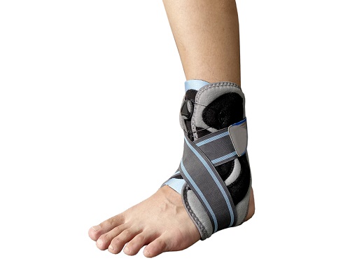 Ankle Brace with Q-Fit Closure System